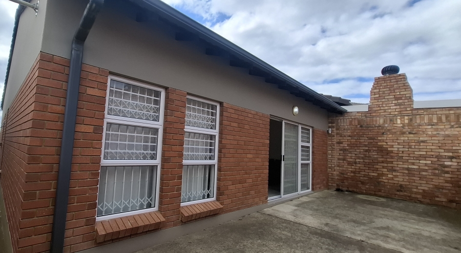 2 Bedroom Property for Sale in Beacon Bay Eastern Cape